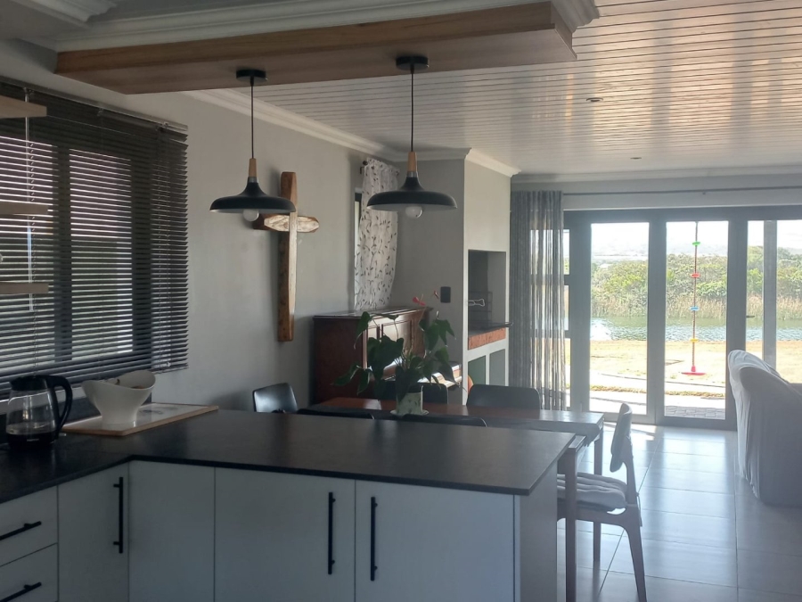 4 Bedroom Property for Sale in Hartenbos Heuwels Western Cape